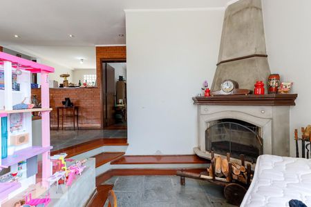 Sala de Lareira de casa à venda com 3 quartos, 370m² em Jardim Peri, São Paulo