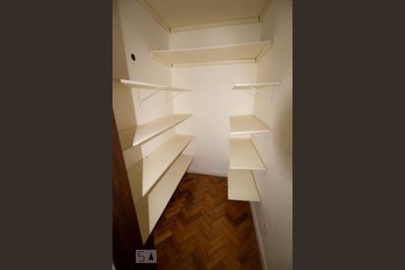 Apartamento para alugar com 163m², 4 quartos e 1 vaga Apartamento para alugar com 163m², 4 quartos e 1 vagaDespensa