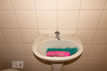 Apartamento para alugar com 163m², 4 quartos e 1 vaga Apartamento para alugar com 163m², 4 quartos e 1 vagaBanheiro de Serviço