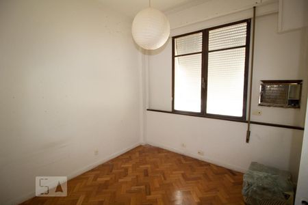 Apartamento para alugar com 163m², 4 quartos e 1 vaga Apartamento para alugar com 163m², 4 quartos e 1 vagaQuarto 3