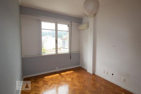 Apartamento para alugar com 163m², 4 quartos e 1 vaga Apartamento para alugar com 163m², 4 quartos e 1 vagaQuarto