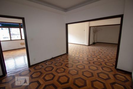 Apartamento para alugar com 163m², 4 quartos e 1 vaga Apartamento para alugar com 163m², 4 quartos e 1 vagaSala