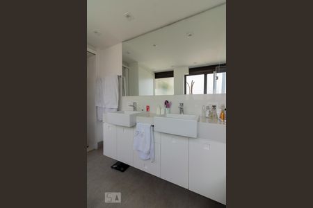 Apartamento à venda com 150m², 3 quartos e 3 vagasBanheiro Suíte 2