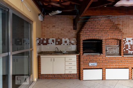 Casa à venda com 350m², 5 quartos e 4 vagasFundos - Piscina e Churrasqueira