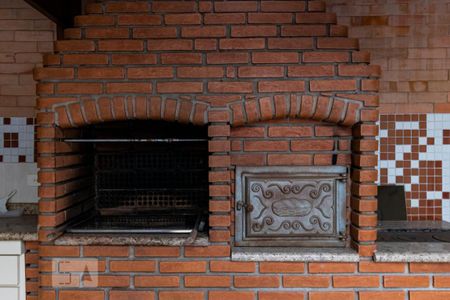 Casa à venda com 350m², 5 quartos e 4 vagasFundos - Piscina e Churrasqueira