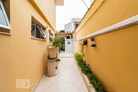 Casa à venda com 350m², 5 quartos e 4 vagasFundos