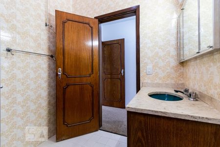 Casa à venda com 350m², 5 quartos e 4 vagas2o. Andar - Banheiro da Suíte 2