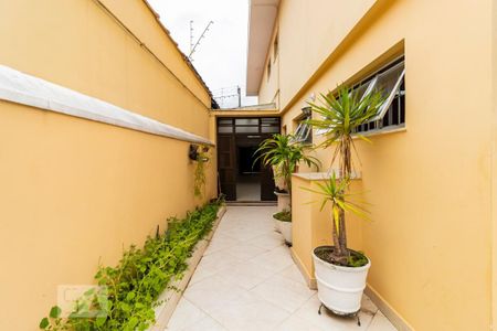 Casa à venda com 350m², 5 quartos e 4 vagasFundos