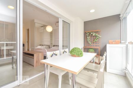 Studio para alugar com 35m², 1 quarto e 1 vaga Studio para alugar com 35m², 1 quarto e 1 vagaVaranda
