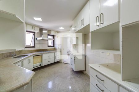 Apartamento à venda com 250m², 4 quartos e 4 vagas Apartamento à venda com 250m², 4 quartos e 4 vagasCozinha