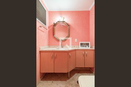 Apartamento à venda com 250m², 4 quartos e 4 vagas Apartamento à venda com 250m², 4 quartos e 4 vagasBanheiro