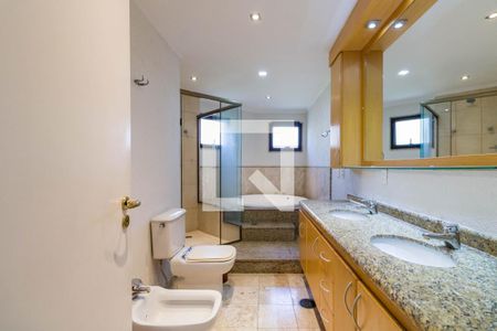 Apartamento à venda com 250m², 4 quartos e 4 vagas Apartamento à venda com 250m², 4 quartos e 4 vagasBanheiro do Quarto 4