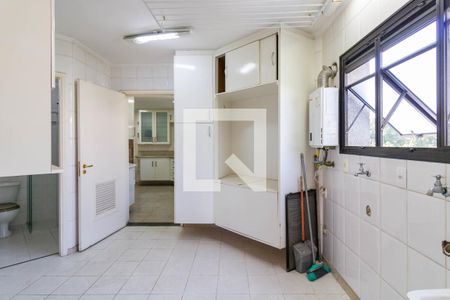 Apartamento à venda com 250m², 4 quartos e 4 vagas Apartamento à venda com 250m², 4 quartos e 4 vagasÁrea de Serviço
