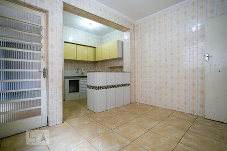 Casa à venda com 130m², 4 quartos e 2 vagas Casa à venda com 130m², 4 quartos e 2 vagasCozinha