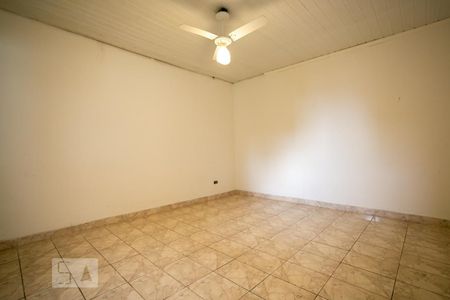 Casa à venda com 130m², 4 quartos e 2 vagas Casa à venda com 130m², 4 quartos e 2 vagasEdícula - Suíte