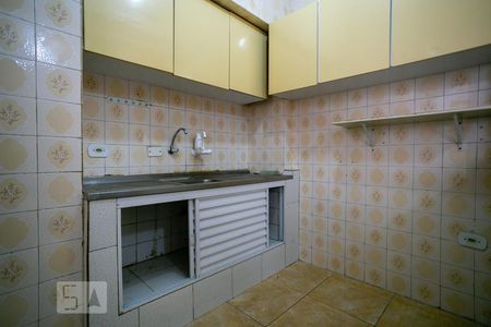 Casa à venda com 130m², 4 quartos e 2 vagas Casa à venda com 130m², 4 quartos e 2 vagasCozinha