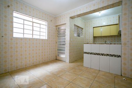 Casa à venda com 130m², 4 quartos e 2 vagas Casa à venda com 130m², 4 quartos e 2 vagasCozinha