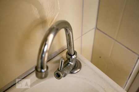 Casa à venda com 130m², 4 quartos e 2 vagas Casa à venda com 130m², 4 quartos e 2 vagasEdícula - Banheiro da Suíte