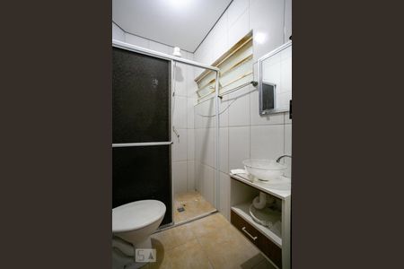 Casa à venda com 130m², 4 quartos e 2 vagas Casa à venda com 130m², 4 quartos e 2 vagasBanheiro de Serviço