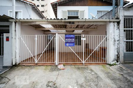 Casa à venda com 130m², 4 quartos e 2 vagas Casa à venda com 130m², 4 quartos e 2 vagasFachada