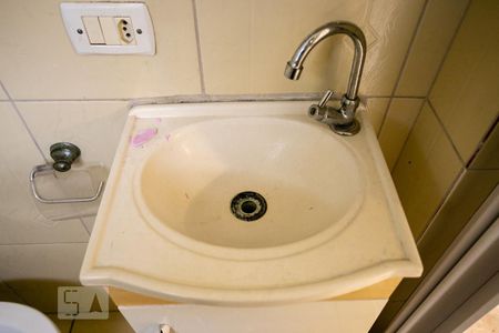 Casa à venda com 130m², 4 quartos e 2 vagas Casa à venda com 130m², 4 quartos e 2 vagasEdícula - Banheiro da Suíte