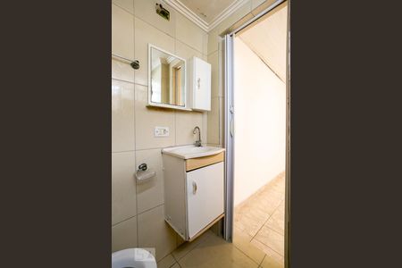 Casa à venda com 130m², 4 quartos e 2 vagas Casa à venda com 130m², 4 quartos e 2 vagasEdícula - Banheiro da Suíte