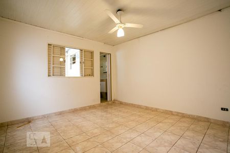 Casa à venda com 130m², 4 quartos e 2 vagas Casa à venda com 130m², 4 quartos e 2 vagasEdícula - Suíte