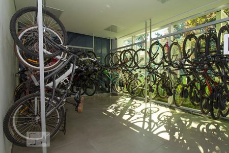 Studio à venda com 26m², 1 quarto e 1 vaga Studio à venda com 26m², 1 quarto e 1 vagaÁrea comum - Bicicletário
