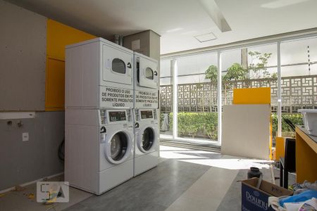 Studio à venda com 26m², 1 quarto e 1 vaga Studio à venda com 26m², 1 quarto e 1 vagaÁrea comum - Lavanderia