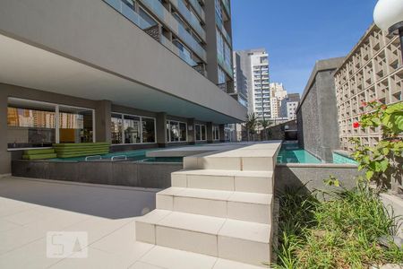 Studio à venda com 26m², 1 quarto e 1 vaga Studio à venda com 26m², 1 quarto e 1 vagaÁrea comum - Piscina