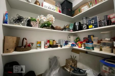 Apartamento à venda com 110m², 3 quartos e 2 vagas Apartamento à venda com 110m², 3 quartos e 2 vagasDespensa