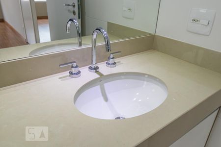 Apartamento para alugar com 55m², 1 quarto e 1 vaga Apartamento para alugar com 55m², 1 quarto e 1 vagaDetalhe do Banheiro da Suíte