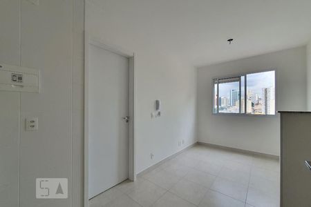 Sala/cozinha de Apartamento com 1 quarto, 27m² Liberdade