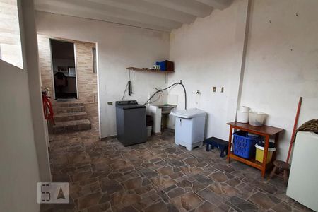 Casa à venda com 150m², 5 quartos e 1 vagaLavanderia