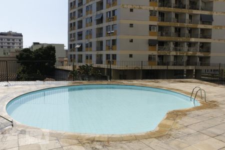 Apartamento à venda com 65m², 2 quartos e 1 vagaÁrea comum - Piscina