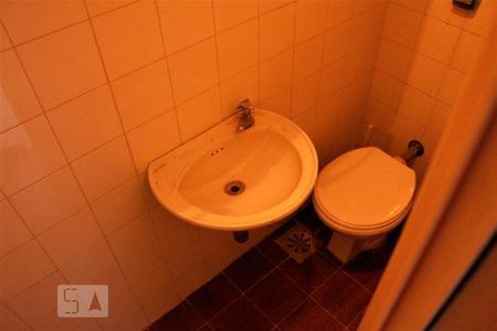 Apartamento à venda com 65m², 2 quartos e 1 vagaDetalhe do Banheiro de Serviço