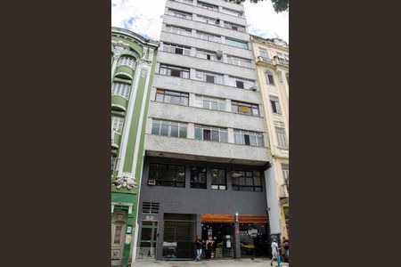 Apartamento à venda com 30m², 1 quarto e sem vaga Apartamento à venda com 30m², 1 quarto e sem vagaFachada