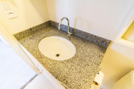 Banheiro Social de apartamento para alugar com 1 quarto, 34m² em Vila Paulista, São Paulo