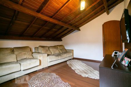 Casa à venda com 400m², 4 quartos e 8 vagas Casa à venda com 400m², 4 quartos e 8 vagasSala de TV