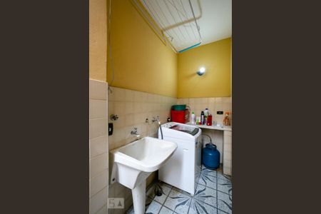 Casa à venda com 400m², 4 quartos e 8 vagas Casa à venda com 400m², 4 quartos e 8 vagasÁrea de serviço