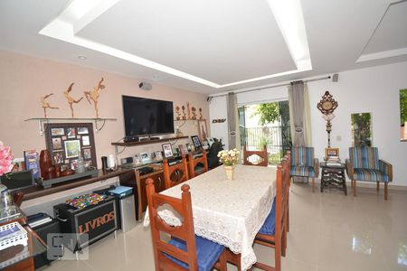 Sala de casa de condomínio para alugar com 2 quartos, 240m² em Vila Valqueire, Rio de Janeiro