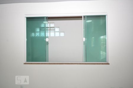 Sala de casa de condomínio para alugar com 2 quartos, 240m² em Vila Valqueire, Rio de Janeiro