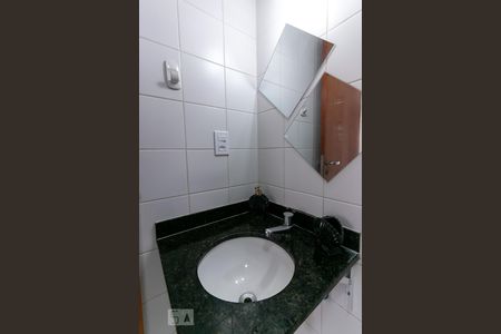 Banheiro de kitnet/studio para alugar com 1 quarto, 34m² em Jabaquara, São Paulo