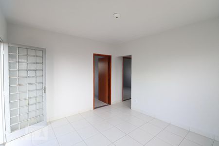 Sala de casa para alugar com 3 quartos, 90m² em Setor Leste Universitário, Goiânia