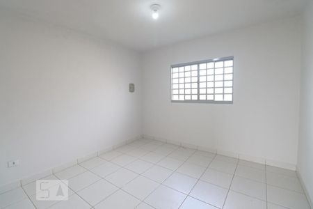 Quarto 1 de casa para alugar com 3 quartos, 90m² em Setor Leste Universitário, Goiânia