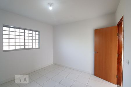Quarto 1 de casa para alugar com 3 quartos, 90m² em Setor Leste Universitário, Goiânia