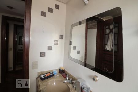 Apartamento à venda com 115m², 2 quartos e 2 vagasBanheiro da Suíte