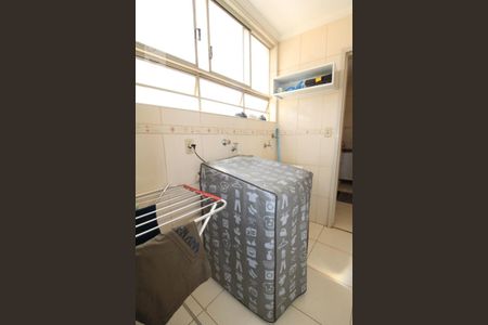 Apartamento à venda com 126m², 2 quartos e 1 vagaÁrea de Serviço