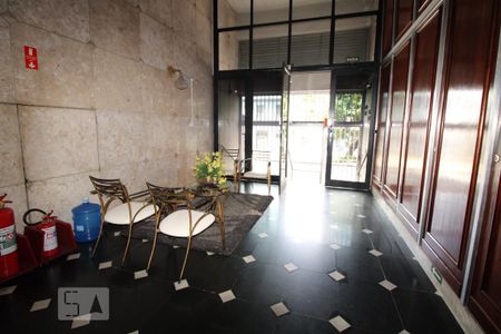 Apartamento à venda com 126m², 2 quartos e 1 vagaHall de entrada