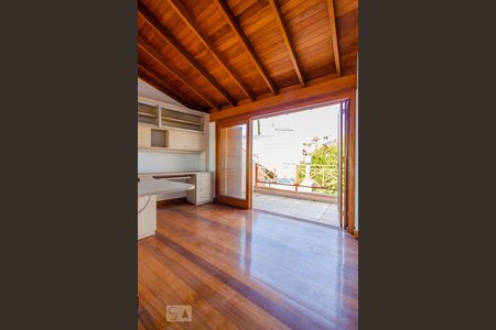 Casa à venda com 262m², 3 quartos e 3 vagasSala 2